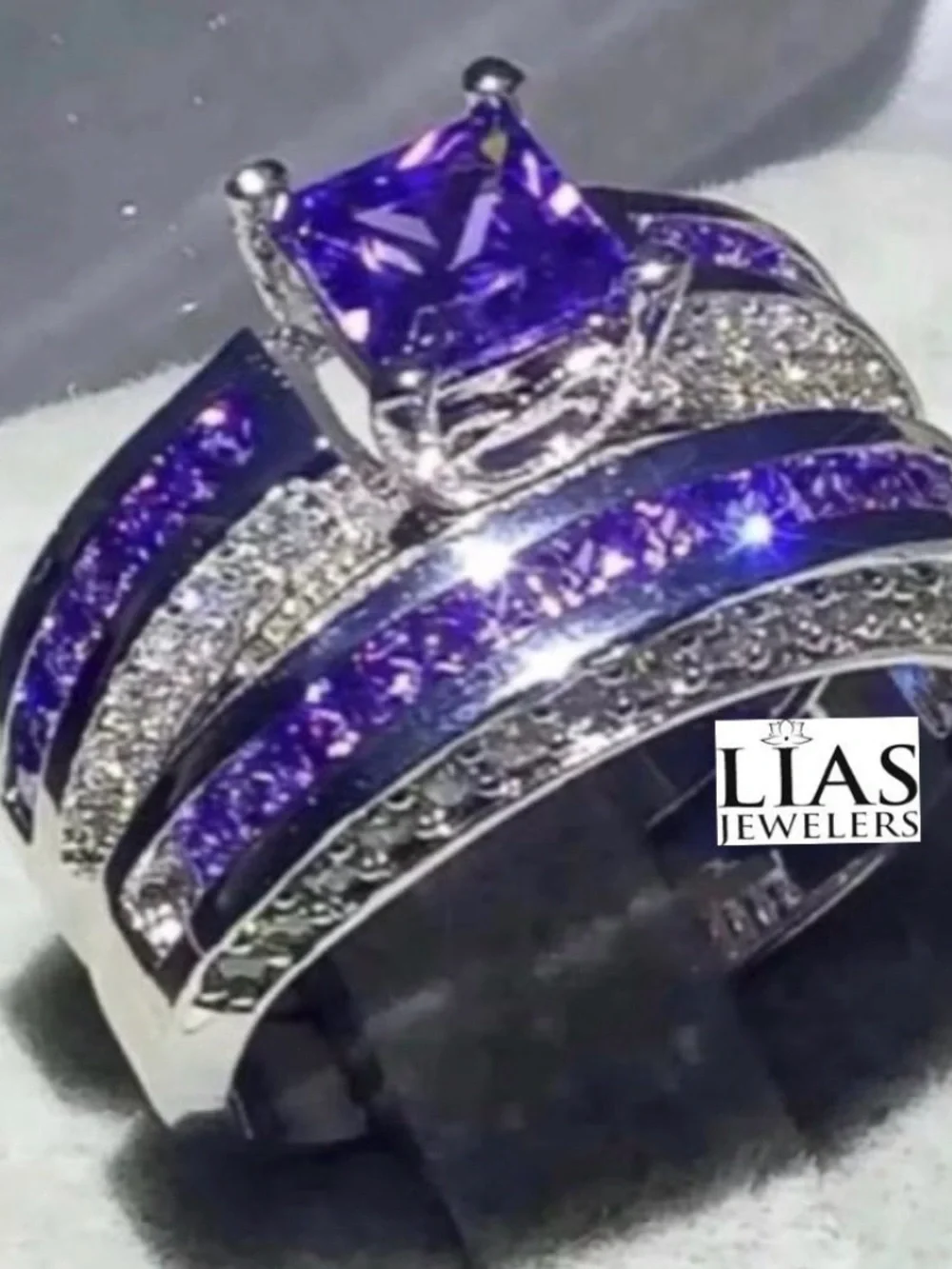 New 18k white gold wedding ring set